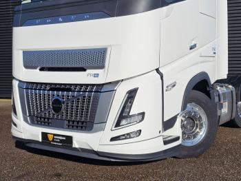 FH 780 AERO / 6x2/4 / RETARDER / GLOBE XL